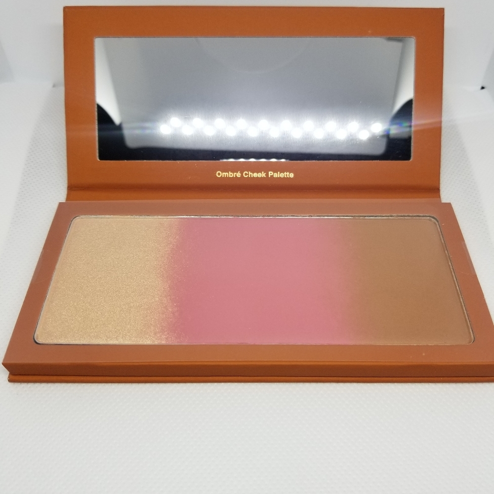 Kara Beauty Sand Wave highlighter